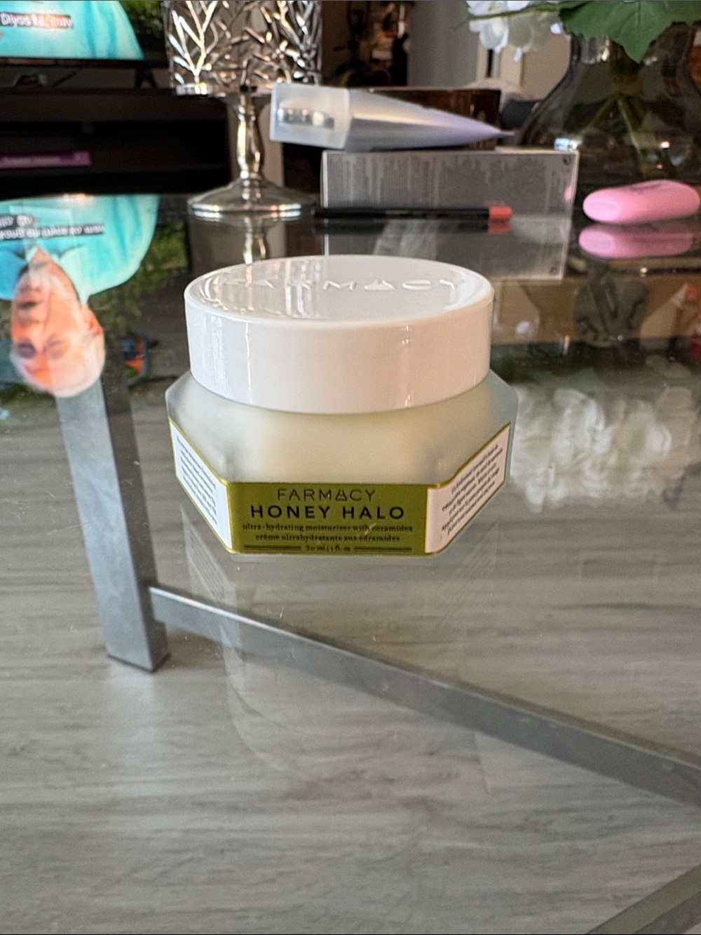 Farmacy Honey Halo Moisturizer in White and Olive